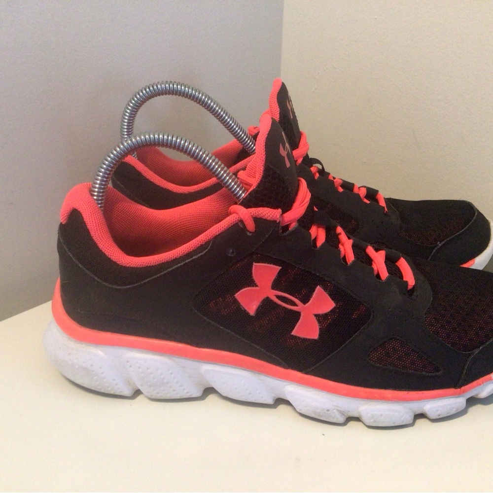 Under Armour Womens Micro G Assert V Running Shoes- Size 8.5
